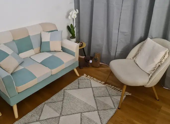 Saletta di attesa dei pazienti dello Studio di Alice Rovesti Psicologa Clinica a Bologna